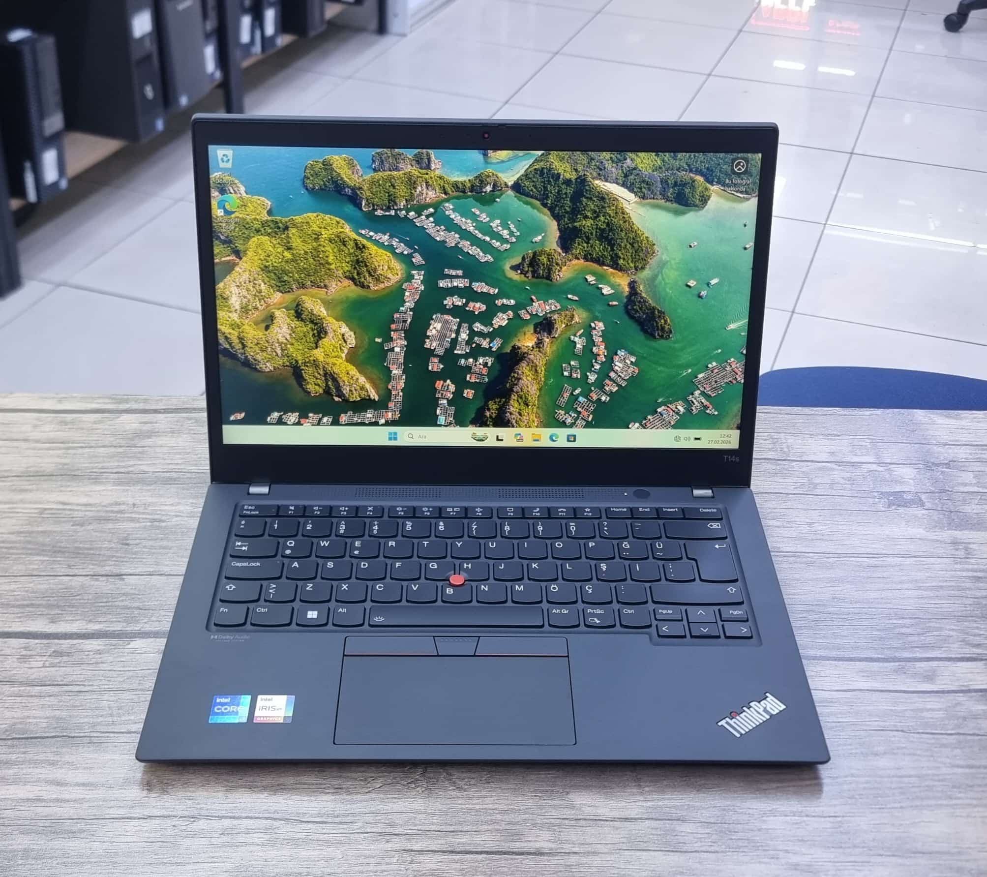 lenovo t14s i7 11nesil (1)