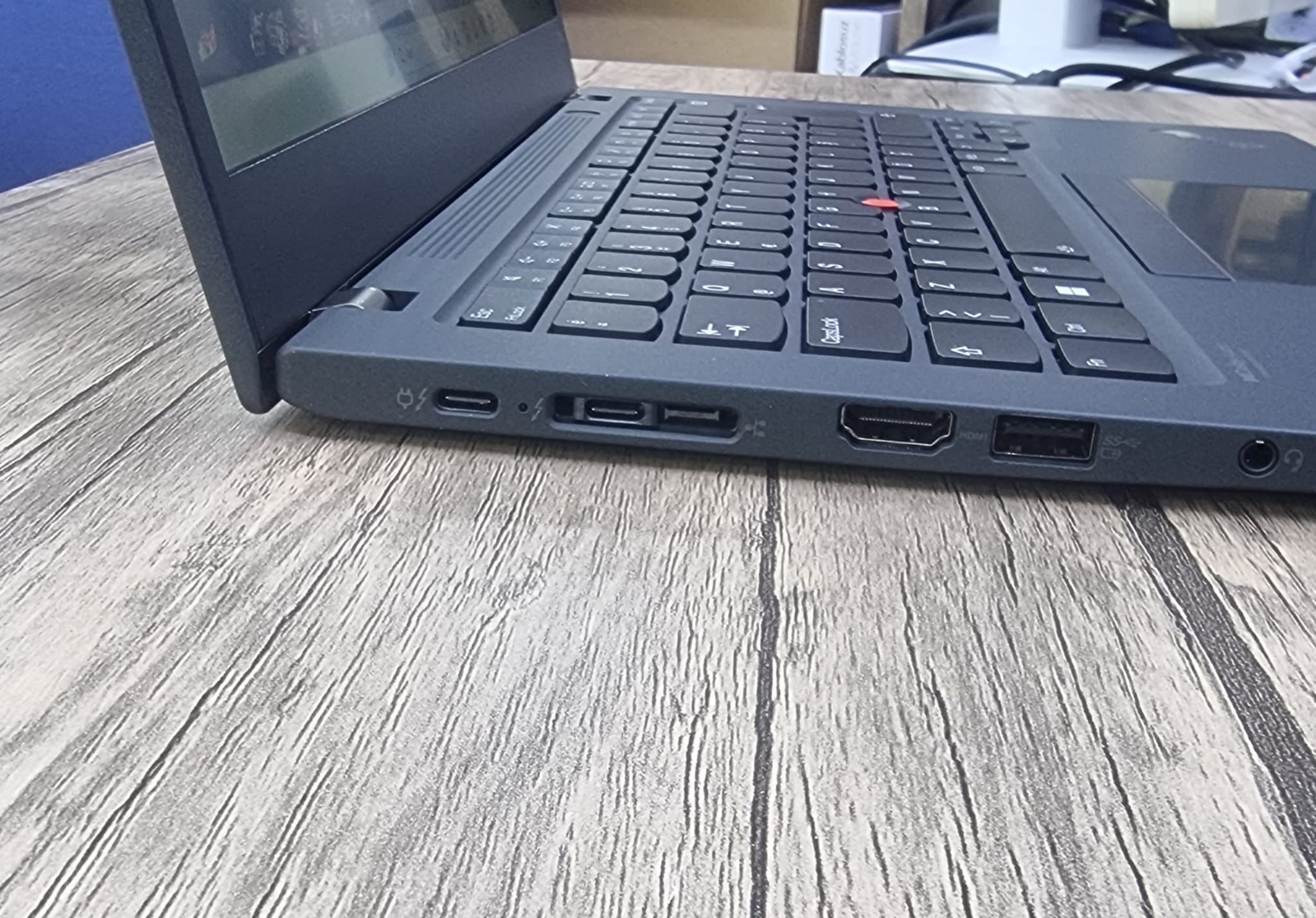 lenovo t14s i7 11nesil (8)