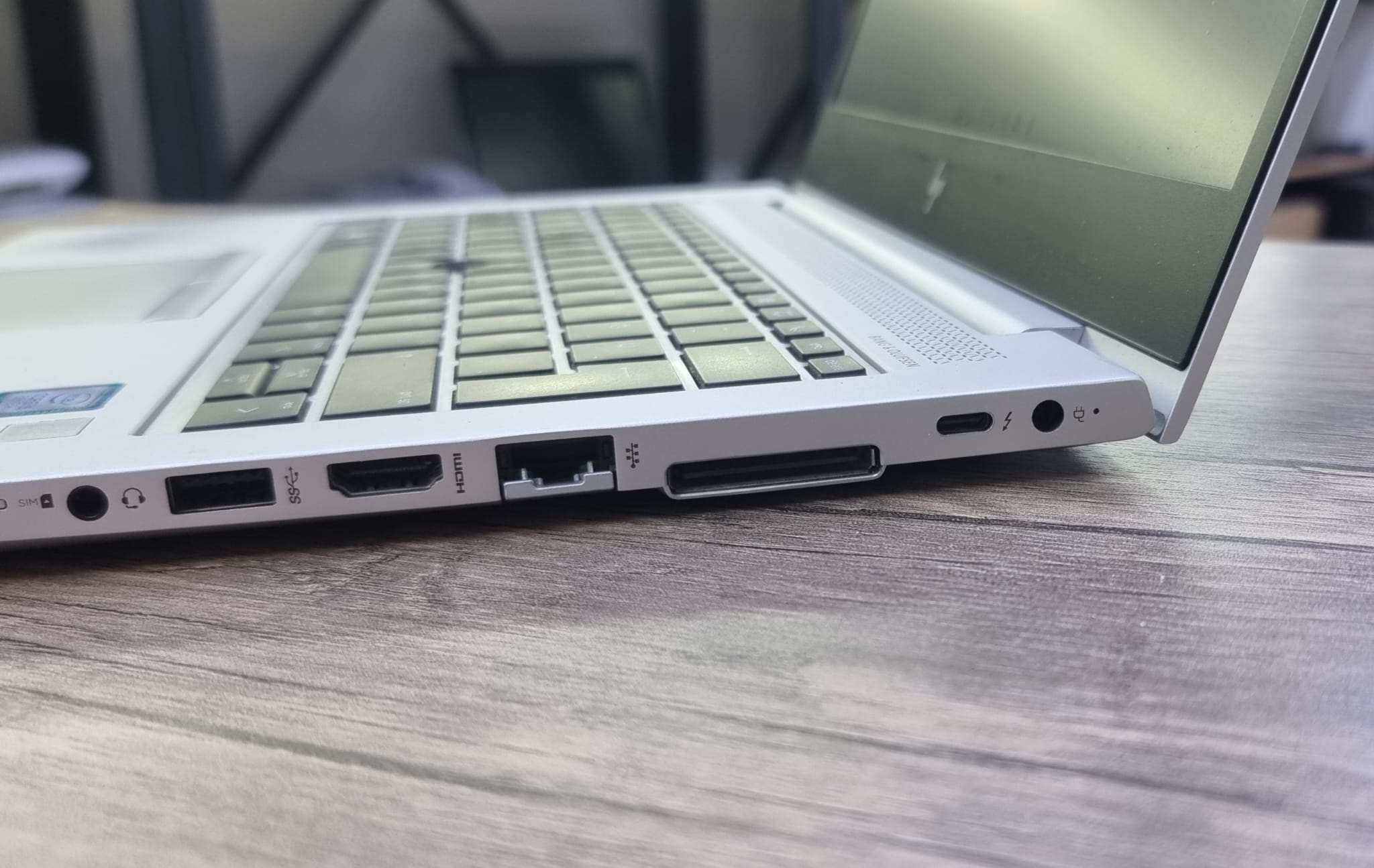 Hp EliteBook 830 G6 i5 8N (4)